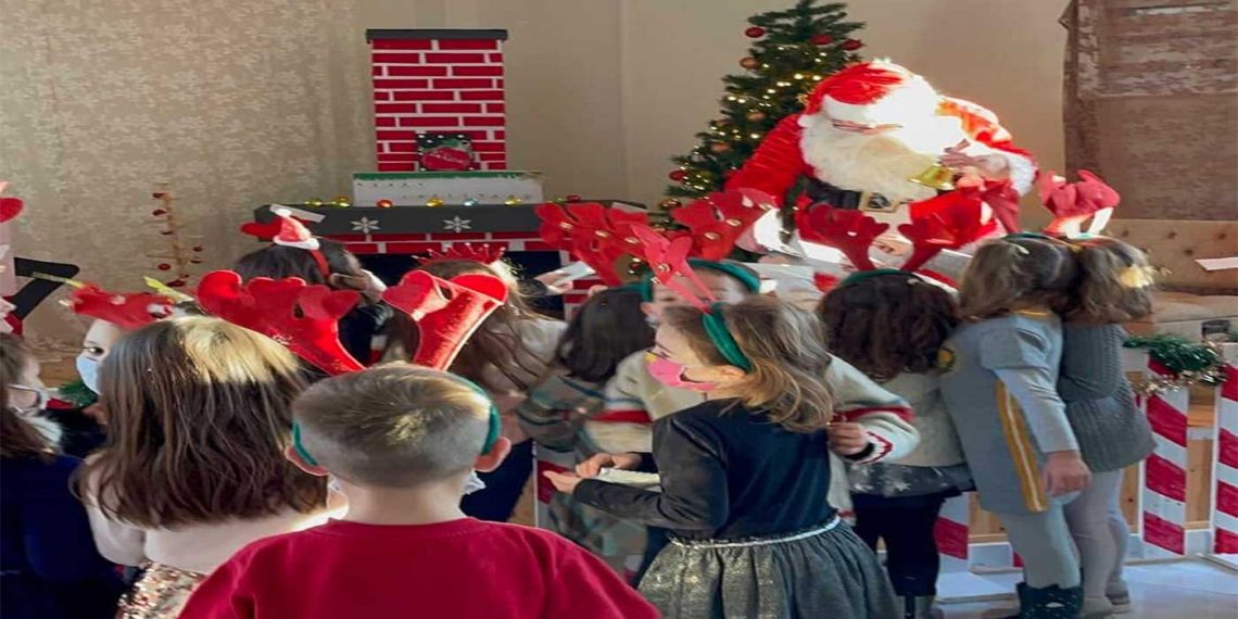 Όμορφες εικόνες από τη χριστουγεννιάτικη γιορτή του 10ου Δημ. Σχολείου Πτολεμαΐδας – Το ευχαριστήριο του Συλλόγου Γονέων