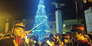 Με πυροτεχνήματα το άναμμα του χριστουγεννιάτικου δέντρου στην Πτολεμαΐδα