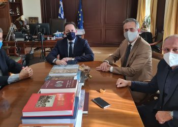 Στ. Κωνσταντινίδης: Η ενεργειακή αναβάθμιση του κλειστού της Λευκόβρυσης στο επίκεντρο της συνάντησης με τον ΥΠΕΣ Στ. Πέτσα