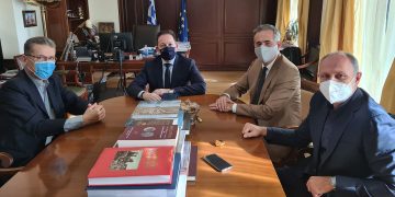 Στ. Κωνσταντινίδης: Η ενεργειακή αναβάθμιση του κλειστού της Λευκόβρυσης στο επίκεντρο της συνάντησης με τον ΥΠΕΣ Στ. Πέτσα