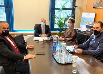 Για τον  κάθετο άξονα Φλώρινα- Πτολ/δα και τη κατασκευή διυλιστηρίου στην Φλώρινα συζήτησαν Γ. Αντωνιάδης και Β. Γιαννάκης με τον Υφ. Υποδομών κ. Καραγιάννη