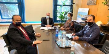 Για τον  κάθετο άξονα Φλώρινα- Πτολ/δα και τη κατασκευή διυλιστηρίου στην Φλώρινα συζήτησαν Γ. Αντωνιάδης και Β. Γιαννάκης με τον Υφ. Υποδομών κ. Καραγιάννη