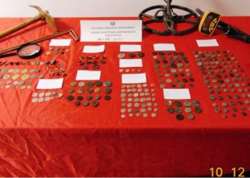 Σιάτιστα – Δύο συλλήψεις για αρχαιοκαπηλία – Κατείχαν 292 αρχαία αντικείμενα