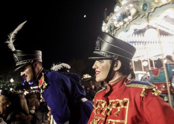 Ανατροπή με τα Χριστουγεννιάτικα Θεματικά πάρκα: Εργαζόμενοι και επισκέπτες μόνο με εμβόλιο