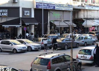 Απίστευτες σκηνές στην Θεσσαλονίκη – Αγριο ξύλο και κυνηγητό στα δικαστήρια (βίντεο-φώτο)