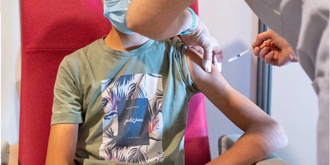 Εμβολιασμοί: Η σειρά των παιδιών – Εξαντλήθηκαν τα ραντεβού, τι ρωτάνε οι γονείς