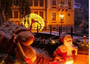 Φλώρινα: Χιονισμένη, στολισμένη, έτοιμη… (φωτογραφία)