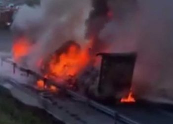 Διακοπή κυκλοφορίας στην Εγνατία Οδό από το ύψος Α/Κ Κοίλων Κοζάνης έως τον Α/Κ Πολυμύλου Κοζάνης λόγω πυρκαγιάς σε  Δ.Χ.Φ αυτοκίνητο