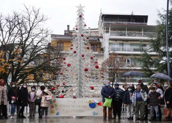 Δήμος Γρεβενών: Στολίδια στο Χριστουγεννιάτικο Δέντρο από το Ειδικό Σχολείο