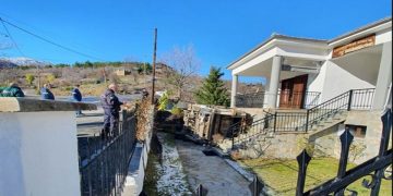 Γρεβενά: Αναποδογύρισε απορριματοφόρο (Φωτογραφία)