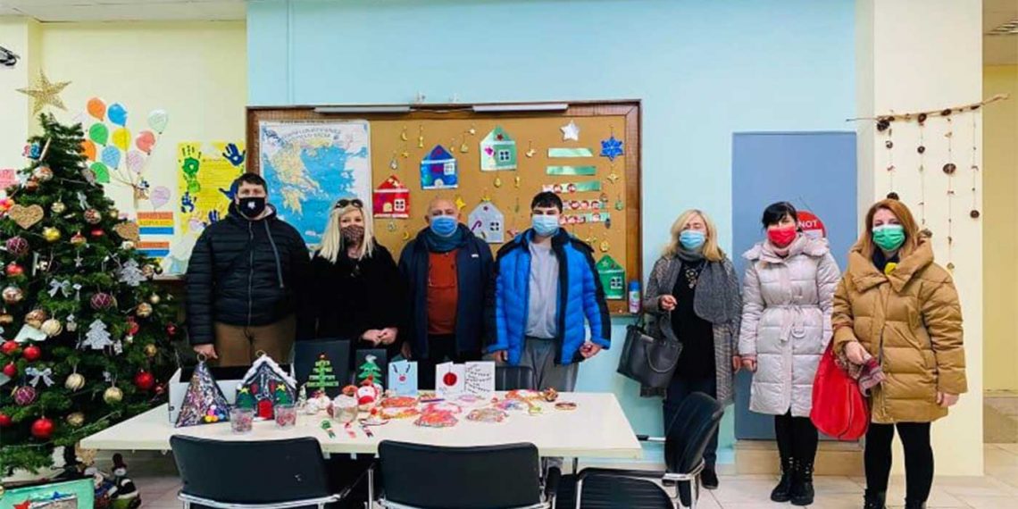 Χριστουγεννιάτικη επίσκεψη του ΔΙΕΚ Πτολεμαΐδας στο Κέντρο Φροντίδας Συλλόγου Παιδιών ΑμΕΑ (της Κούλας Πουλασιχίδου)