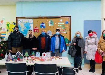 Χριστουγεννιάτικη επίσκεψη του ΔΙΕΚ Πτολεμαΐδας στο Κέντρο Φροντίδας Συλλόγου Παιδιών ΑμΕΑ (της Κούλας Πουλασιχίδου)