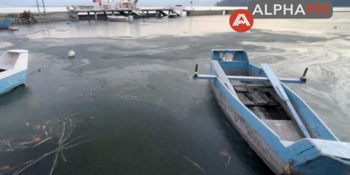 Καστοριά: Πάγωσε η λίμνη – Εντυπωσιακές εικόνες – ΦΩΤΟ – ΒΙΝΤΕΟ