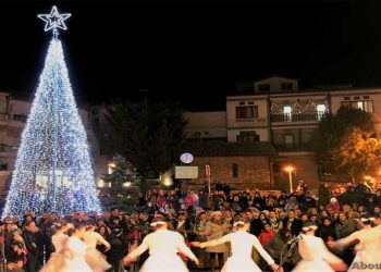 Οι χριστουγεννιάτικες εκδηλώσεις του Δήμου Καστοριάς έως 20 Δεκεμβρίου – Έναρξη της “Μαγικής Λιμνοπολιτείας” με συναυλία Stavento και Ήβης Αδάμου