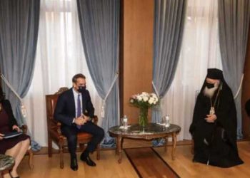 Χριστούγεννα με ασφάλεια στις εκκλησίες και εμβολιασμός των ιερέων