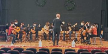 Ένα υπέροχο βίντεο με υποσύνολο κιθάρων από το Μουσικό Σχολείο Πτολεμαΐδας