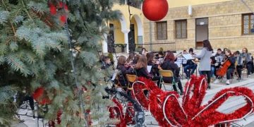 Χριστουγεννιάτικες μελωδίες από το Μουσικό Σχολείο Σιάτιστας στο Δημαρχείο Βοΐου (φωτογραφίες)
