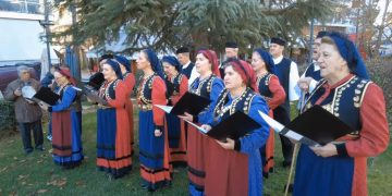 Παραδοσιακά κάλαντα από τον Σύνδεσμο Γραμμάτων & Τεχνών και το Τμήμα Παραδοσιακών Χορών του Δήμου Γρεβενών (Βίντεο)
