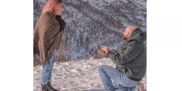 Καστοριά: Της έκανε πρόταση γάμου στην κορυφή των Άλπεων! (φωτογραφίες )