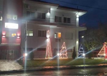 H Πυροσβεστική Υπηρεσία Πτολεμαΐδας “φόρεσε” τα γιορτινά της!