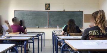 Μέτρα για τον κορωνοϊό: Αναστέλλονται και επισήμως οι σχολικές εκδρομές