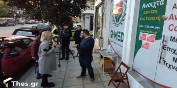 Θεσσαλονίκη: Πως οι αρνητές παριστάνοντας τους αστυνομικούς προσπάθησαν να κάνουν έλεγχο σε μαγαζί
