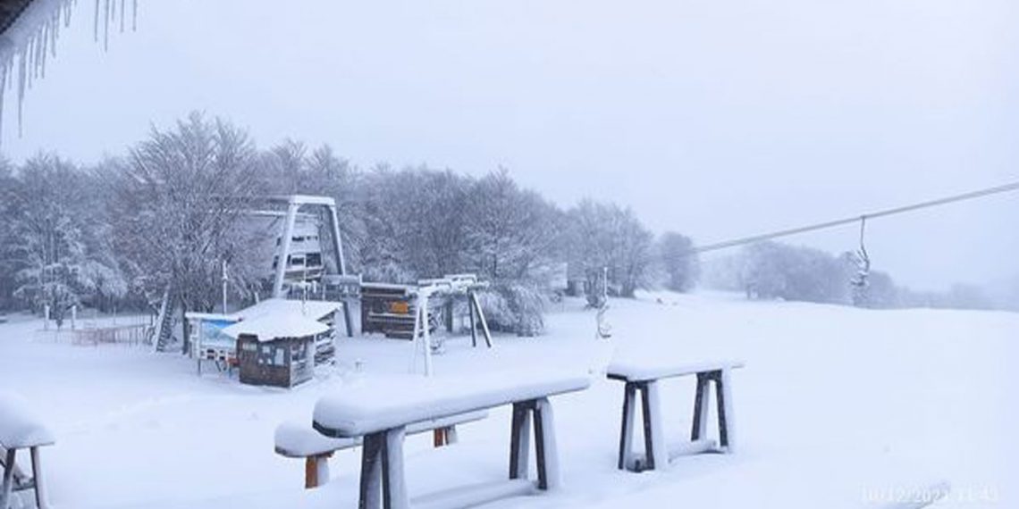 Πρωινό Σαββάτου με χιόνι στο Χ/Κ Βασιλίτσας. -1 η θερμοκρασία και 30 εκ. νέο χιόνι