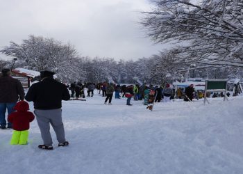 Δήμος Γρεβενών: Πλήθος κόσμου στη χιονισμένη Βασιλίτσα – Καθαρό το οδικό δίκτυο σε χωριά και χιονοδρομικό (Βίντεο + Φωτογραφίες)