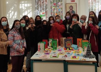 Οι τομείς Υγείας και Βρεφ/μων του 2ου ΕΠΑΛ Πτολεμαΐδας έφτιαξαν με πολύ αγάπη κάρτες Χριστουγέννων για νεαρούς ασθενείς ογκολογικών νοσοκομείων!