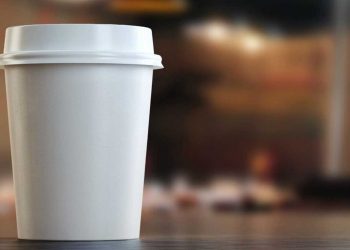 «Χαράτσι» 4 λεπτών σε χάρτινα προϊόντα μίας χρήσης – Πρόσθετο κόστος για την εστίαση