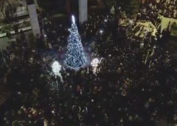 “Η Νιφάδα ξεκίνησε και φέτος το ταξίδι της”-Όμορφο VIDEO από την αποψινή βραδιά και το μήνυμα του δημάρχου Π. Πλακεντά