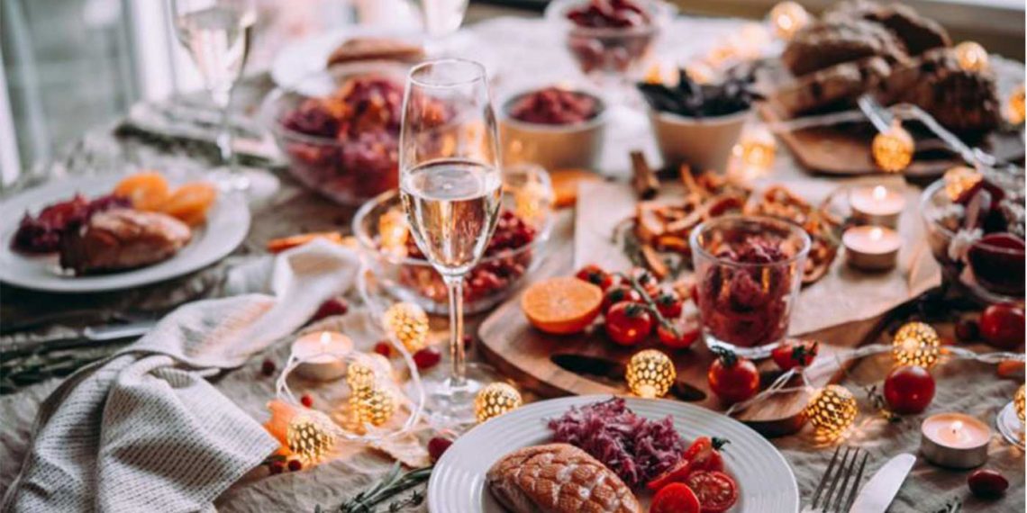 Χριστουγεννιάτικο τραπέζι – Οι τιμές για γαλοπούλα, κουραμπιέδες, μελομακάρονα [πίνακας]