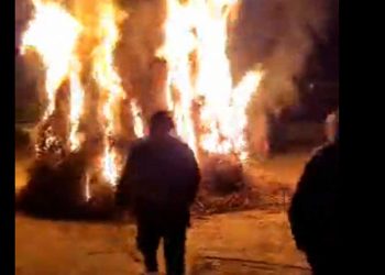 ΤΩΡΑ: Δείτε Live το άναμμα της Κλαδαριάς στη Σιάτιστα