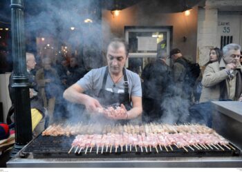 Παγώνη: Τσικνοπέμπτη θα ψήσουμε στο μπαλκόνι, το φετινό Πάσχα δεν θα είναι σαν το περσινό