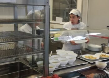 ΒΙΟΚΑΝΤΙΝΕΣ: Τοπικά βιολογικά τρόφιμα στα σχολικά κυλικεία μέσω URBACT Πως η Πολιτική Συνοχής της ΕΕ βοηθά το BioCanteens: ένα ευρωπαϊκό δίκτυο της αυτοδιοίκησης για την προώθηση της χρήσης βιολογικών, τοπικών τροφίμων στα σχολικά κυλικεία όλης της Ευρώπης Του Θοδωρή Καραουλάνη (euractiv.gr)