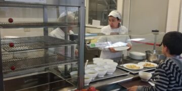 ΒΙΟΚΑΝΤΙΝΕΣ: Τοπικά βιολογικά τρόφιμα στα σχολικά κυλικεία μέσω URBACT  Πως η Πολιτική Συνοχής της ΕΕ βοηθά το BioCanteens: ένα ευρωπαϊκό δίκτυο της αυτοδιοίκησης για την προώθηση της χρήσης βιολογικών, τοπικών τροφίμων στα σχολικά κυλικεία όλης της Ευρώπης     Του Θοδωρή Καραουλάνη (euractiv.gr)