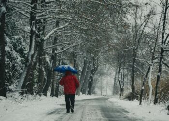 Πανέμορφες εικόνες από την κατάλευκη Καστοριά