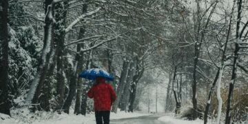 Πανέμορφες εικόνες από την κατάλευκη Καστοριά