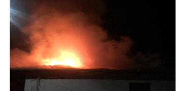 ΣΥΜΒΑΙΝΕΙ ΤΩΡΑ: Κλήση της Πυροσβεστικής για φωτιά σε σπίτι στο Βαρικό