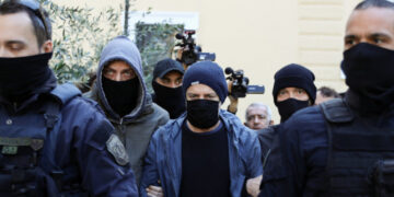 Στην ανακρίτρια ο Λιγνάδης, θα ζητήσει νέα προθεσμία για την απολογία του -Αυξημένα μέτρα στα δικαστήρια