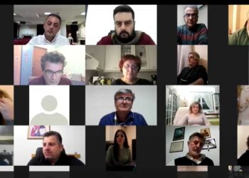 ΔΣ Εορδαίας: Η κουβέντα για το αν υπάρχει διαφορά ανάμεσα σε “παρών” και “λευκό”, τα “γαλλικά”, και η παρ’ ολίγον σύρραξη ανάμεσα σε Δ. Σπόντη και Στ. Κοκκινίδη