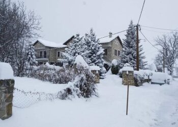 Πανέμορφες εικόνες στο χιονισμένο Εμπόριο