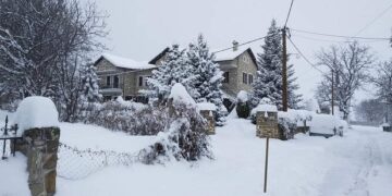 Πανέμορφες εικόνες στο χιονισμένο Εμπόριο