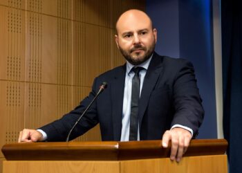 Αναβαθμίζω: το Ελληνικό Κύμα Ανακαίνισης πρέπει να αντικαταστήσει το Εξοικονομώ -Στασινός – ΤΕΕ: Ας είναι αυτό το τελευταίο «Εξοικονομώ» – οι ευρωπαϊκοί πόροι πρέπει να πετύχουν περισσότερα