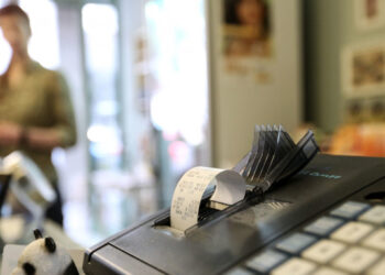 Τι αλλάζει στα ηλεκτρονικά τιμολόγια -«Μπλόκο» σε πλαστά παραστατικά και φοροδιαφυγή, επιτάχυνση αποπληρωμών