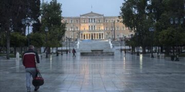 Κορωνοϊός – Σαρηγιάννης: «Η λύση είναι lockdown τύπου Μαρτίου για 3 εβδομάδες»