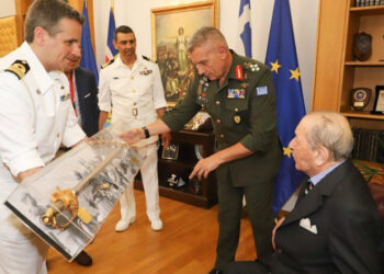 Μαθήματα πατριωτισμού από τον εφοπλιστή Ι.Τσούνη-Δωρεά €23 εκατ. και 60 σκαφών στις Εν. Δυνάμεις