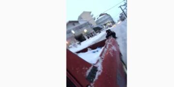 Η τρέλα δεν έχει όρια στη Νεάπολη Κοζάνης – Βγήκαν με το έλκηθρο στους δρόμους – Βίντεο