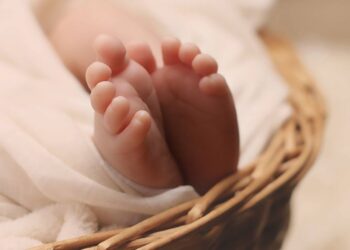 40χρονη Κοζανίτισσα γέννησε μωράκι ενώ δε γνώριζε πως είναι έγκυος