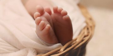 40χρονη Κοζανίτισσα γέννησε μωράκι ενώ δε γνώριζε πως είναι έγκυος